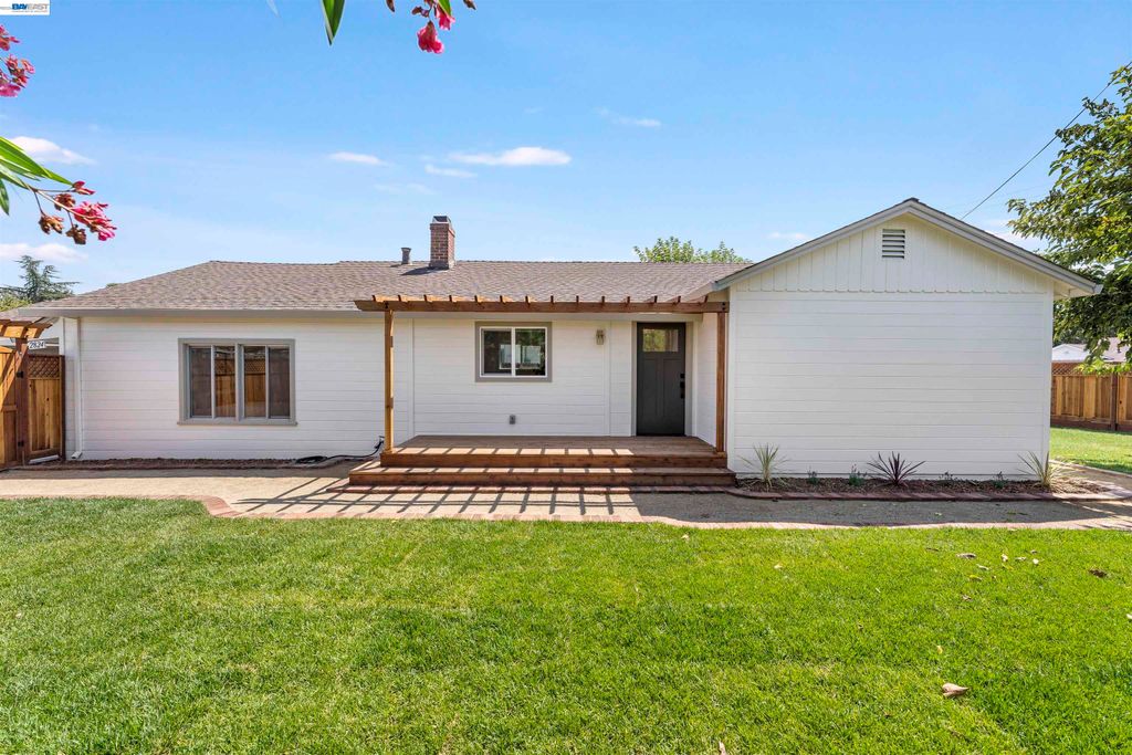 2824 Cowell Rd., Concord, CA 94518