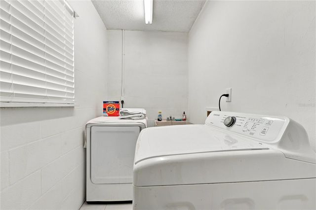2855 DUEBY STREET, Sarasota, FL 34231