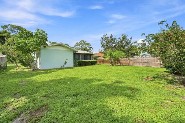 2855 DUEBY STREET, Sarasota, FL 34231