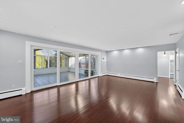 65 RUSSELL RD, Phoenixville, PA 19460