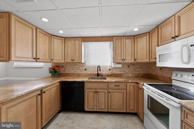 65 RUSSELL RD, Phoenixville, PA 19460