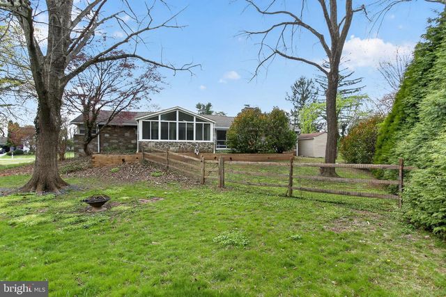 65 RUSSELL RD, Phoenixville, PA 19460