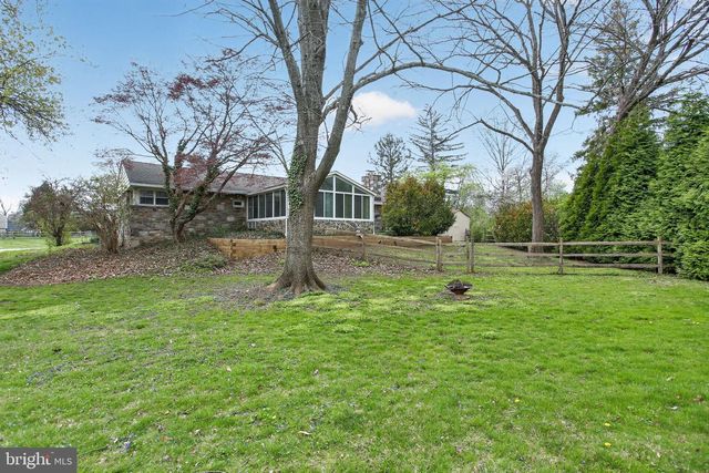 65 RUSSELL RD, Phoenixville, PA 19460