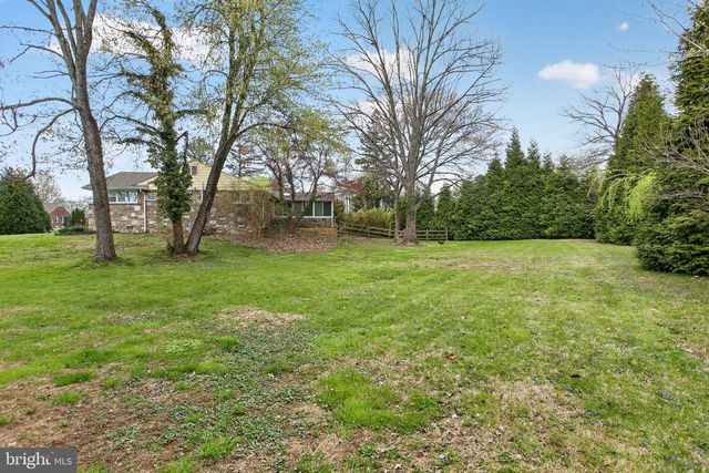 65 RUSSELL RD, Phoenixville, PA 19460