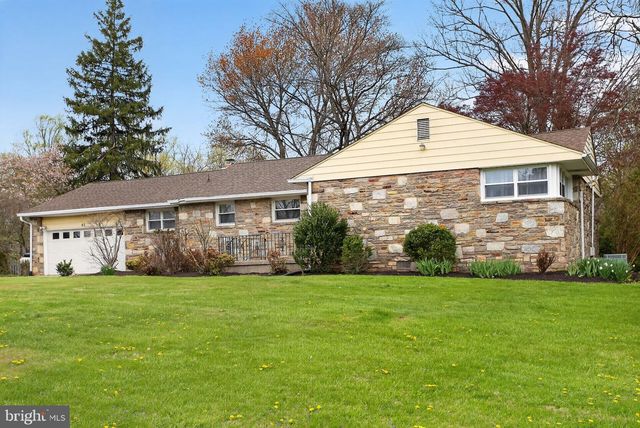 65 RUSSELL RD, Phoenixville, PA 19460