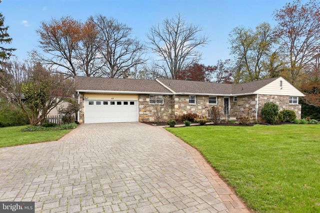 65 RUSSELL RD, Phoenixville, PA 19460