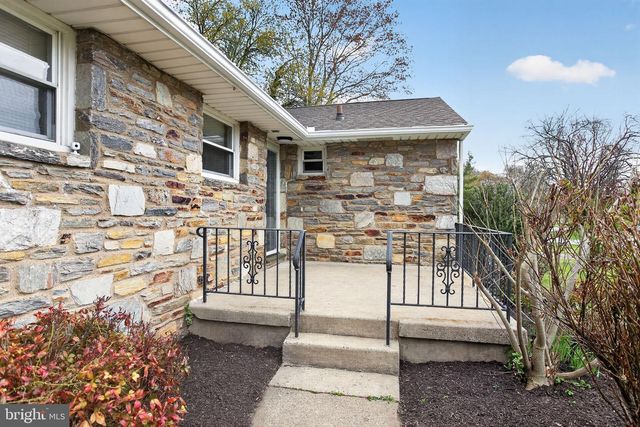 65 RUSSELL RD, Phoenixville, PA 19460