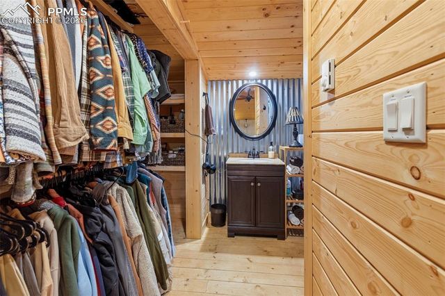 325 Willow Road, Divide, CO 80814