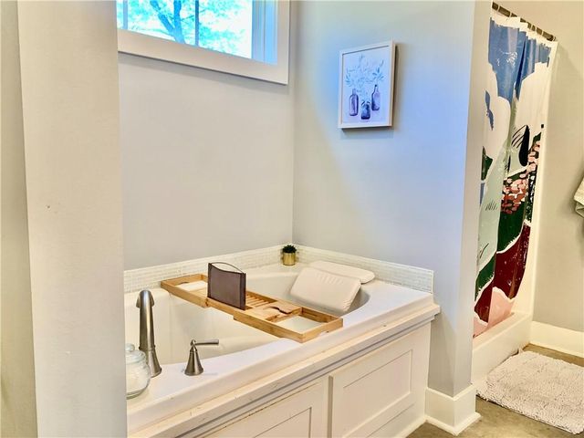 1019 JAG Road, Pineville, LA 71360