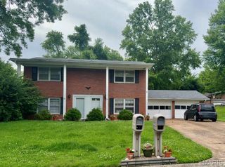 76 Cheshire Drive, Belleville, IL 62223