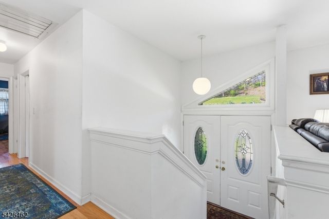 15 Valley Trl, Jefferson Twp., NJ 07438