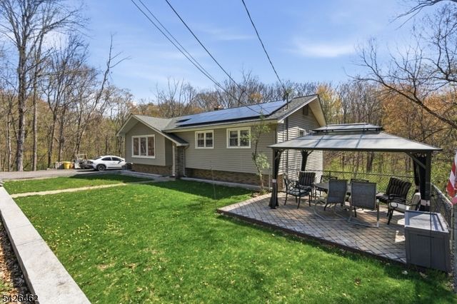 15 Valley Trl, Jefferson Twp., NJ 07438