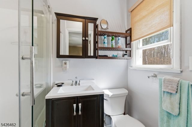 15 Valley Trl, Jefferson Twp., NJ 07438