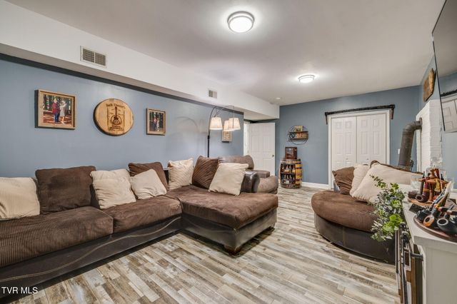 2323 Wynwood Drive, Jonesborough, TN 37659