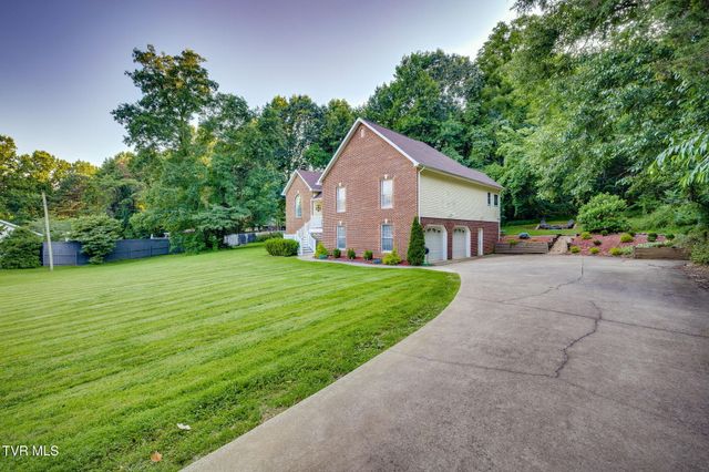 2323 Wynwood Drive, Jonesborough, TN 37659