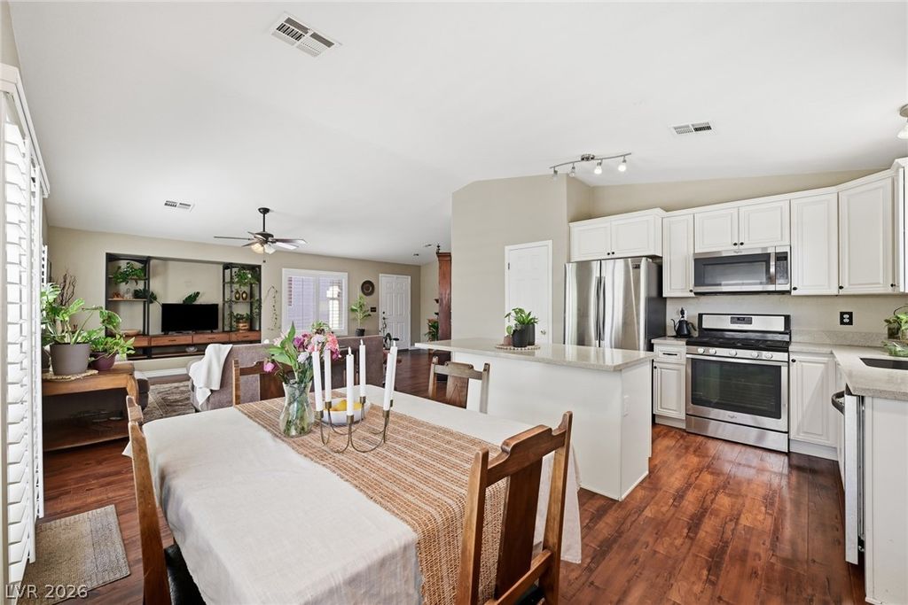 8841 Spinning Wheel Avenue, Las Vegas, NV 89143 — photo 3