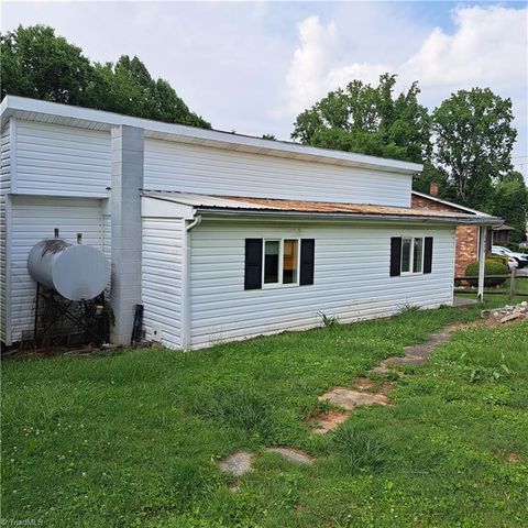 5426 cedarbrook Road, Jonesville, NC 28642
