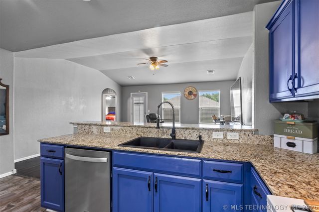 10904 N 117th East Place, Owasso, OK 74055