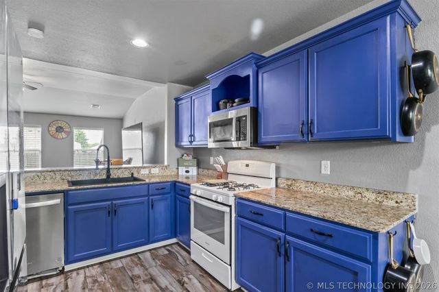 10904 N 117th East Place, Owasso, OK 74055