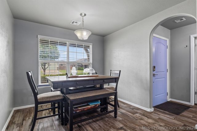 10904 N 117th East Place, Owasso, OK 74055