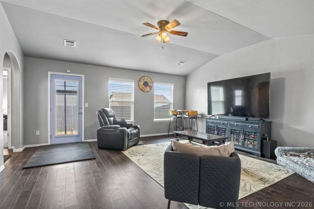 10904 N 117th East Place, Owasso, OK 74055