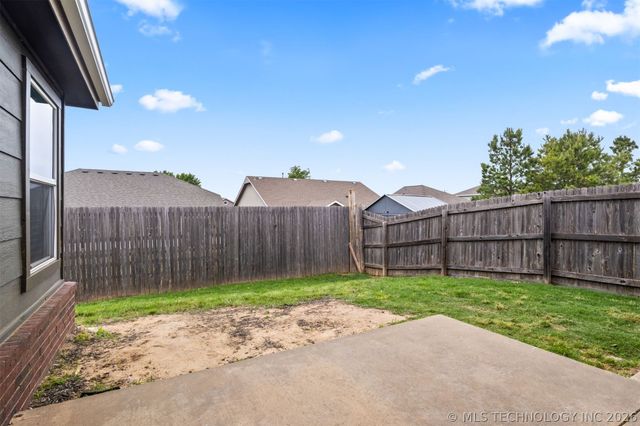 10904 N 117th East Place, Owasso, OK 74055