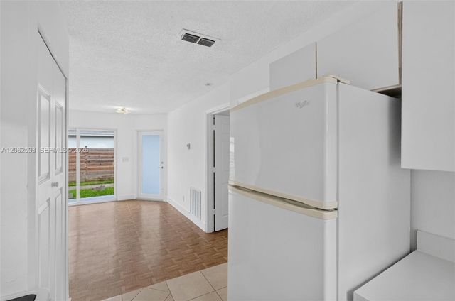 941 SW 7th Place, Florida City, FL 33034