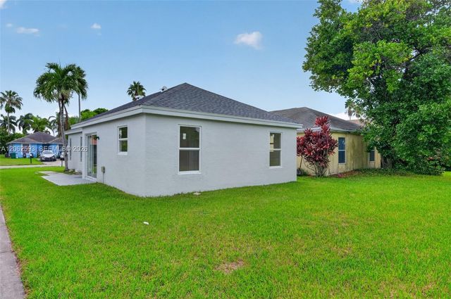 941 SW 7th Place, Florida City, FL 33034