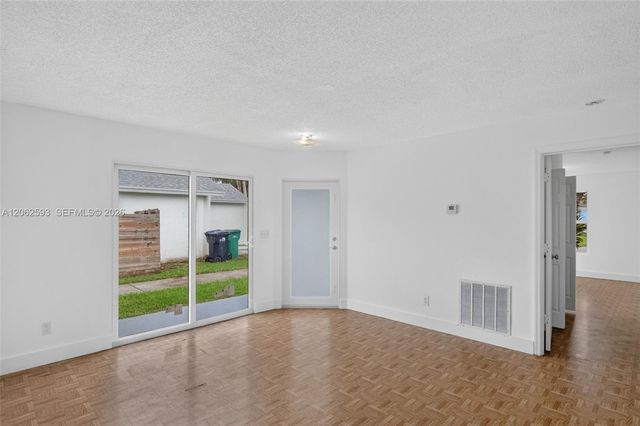 941 SW 7th Place, Florida City, FL 33034