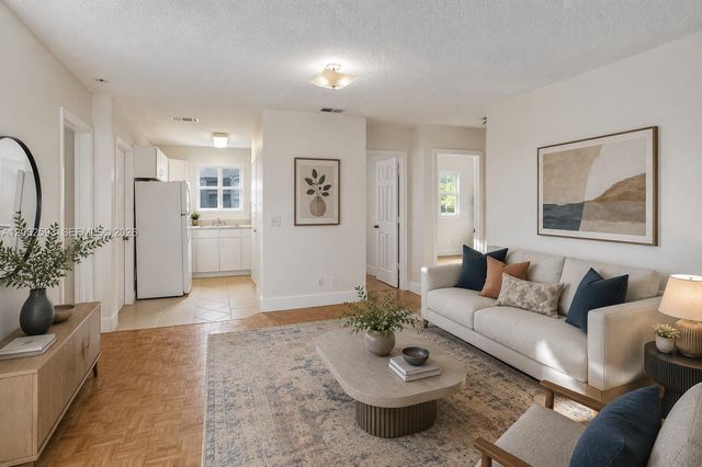 941 SW 7th Place, Florida City, FL 33034