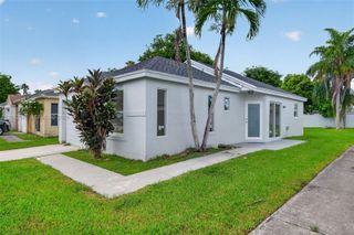941 SW 7th Place, Florida City, FL 33034