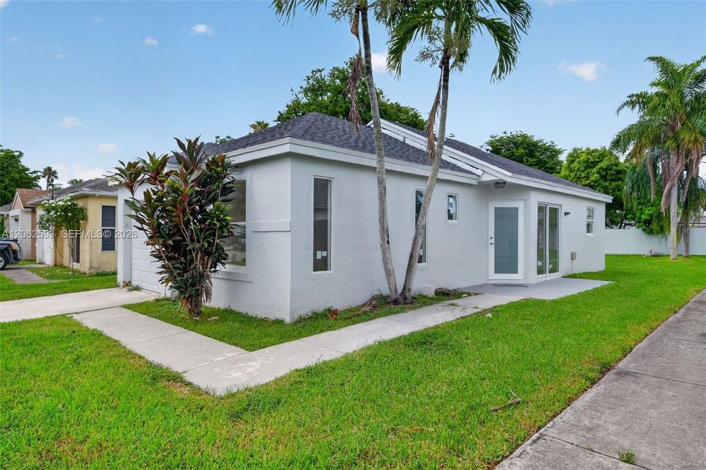 941 SW 7th Place, Florida City, FL 33034
