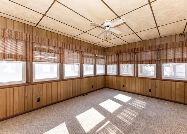 617 3rd Avenue, Camanche, IA 52730