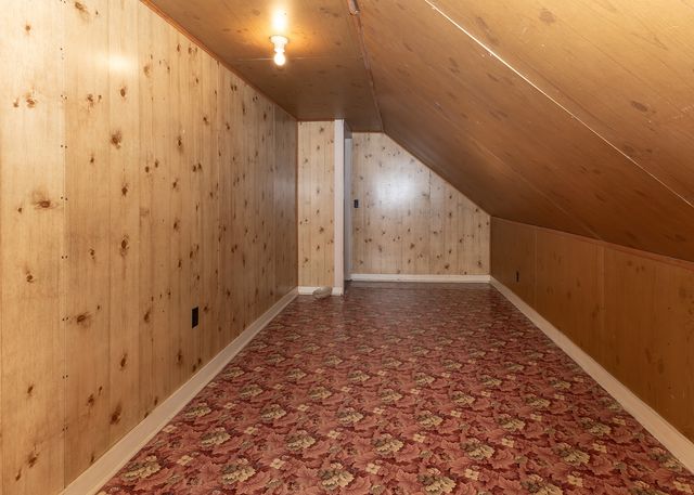 617 3rd Avenue, Camanche, IA 52730