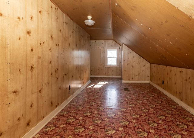 617 3rd Avenue, Camanche, IA 52730