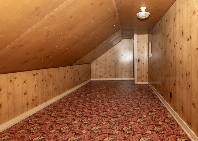 617 3rd Avenue, Camanche, IA 52730