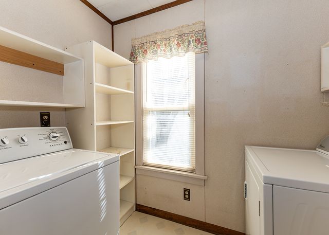 617 3rd Avenue, Camanche, IA 52730