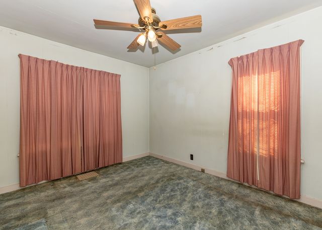 617 3rd Avenue, Camanche, IA 52730