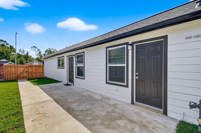 13822 Northlake Drive, Houston, TX 77049