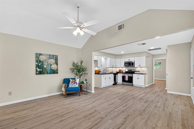 13822 Northlake Drive, Houston, TX 77049