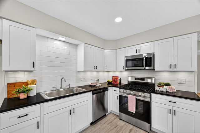 13822 Northlake Drive, Houston, TX 77049