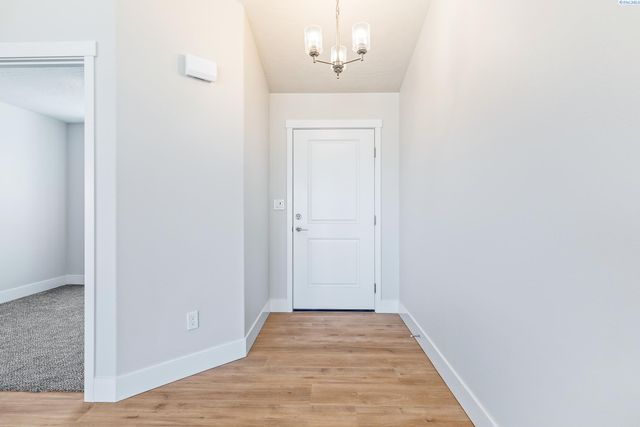 2903 S Osborne St, Kennewick, WA 99338