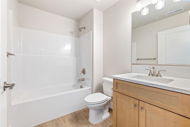 2903 S Osborne St, Kennewick, WA 99338