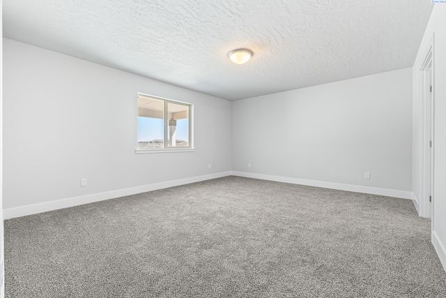 2903 S Osborne St, Kennewick, WA 99338