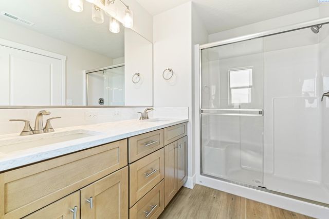 2903 S Osborne St, Kennewick, WA 99338