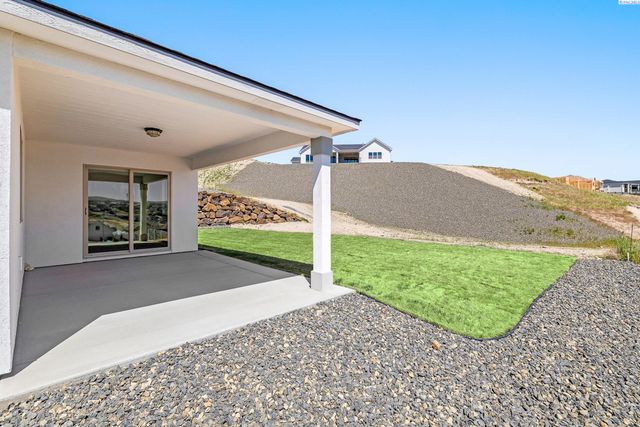 2903 S Osborne St, Kennewick, WA 99338