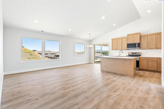 2903 S Osborne St, Kennewick, WA 99338