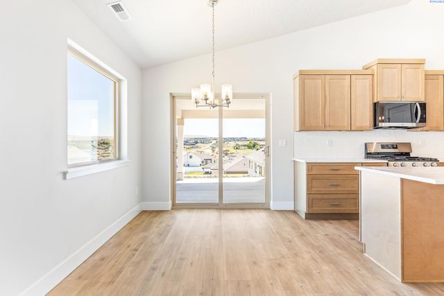 2903 S Osborne St, Kennewick, WA 99338