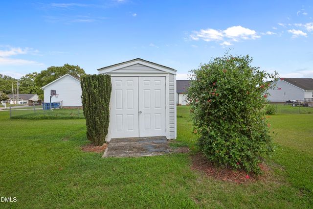 201 Bishop Lane, Dunn, NC 28334