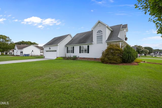 201 Bishop Lane, Dunn, NC 28334